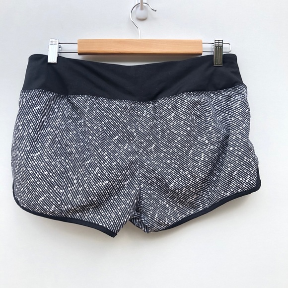 Nike Dry-Fit Athletic Running Shorts Size Medium - Picture 2 of 7